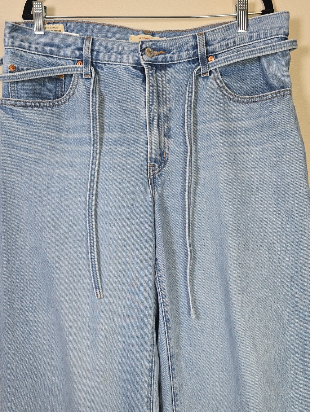 Levis Women's XL Baggy  Straight Leg Light Blue Jeans Size 32 - Picture 4 of 13
